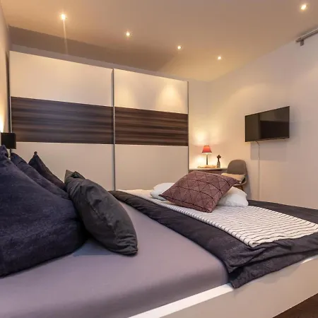 Διαμέρισμα 7 *